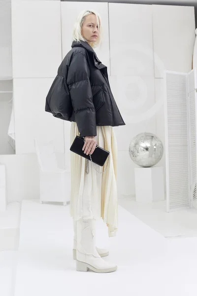 Look 10